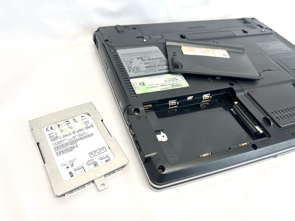 パソコンデータ消去（HDD物理破壊）サービス